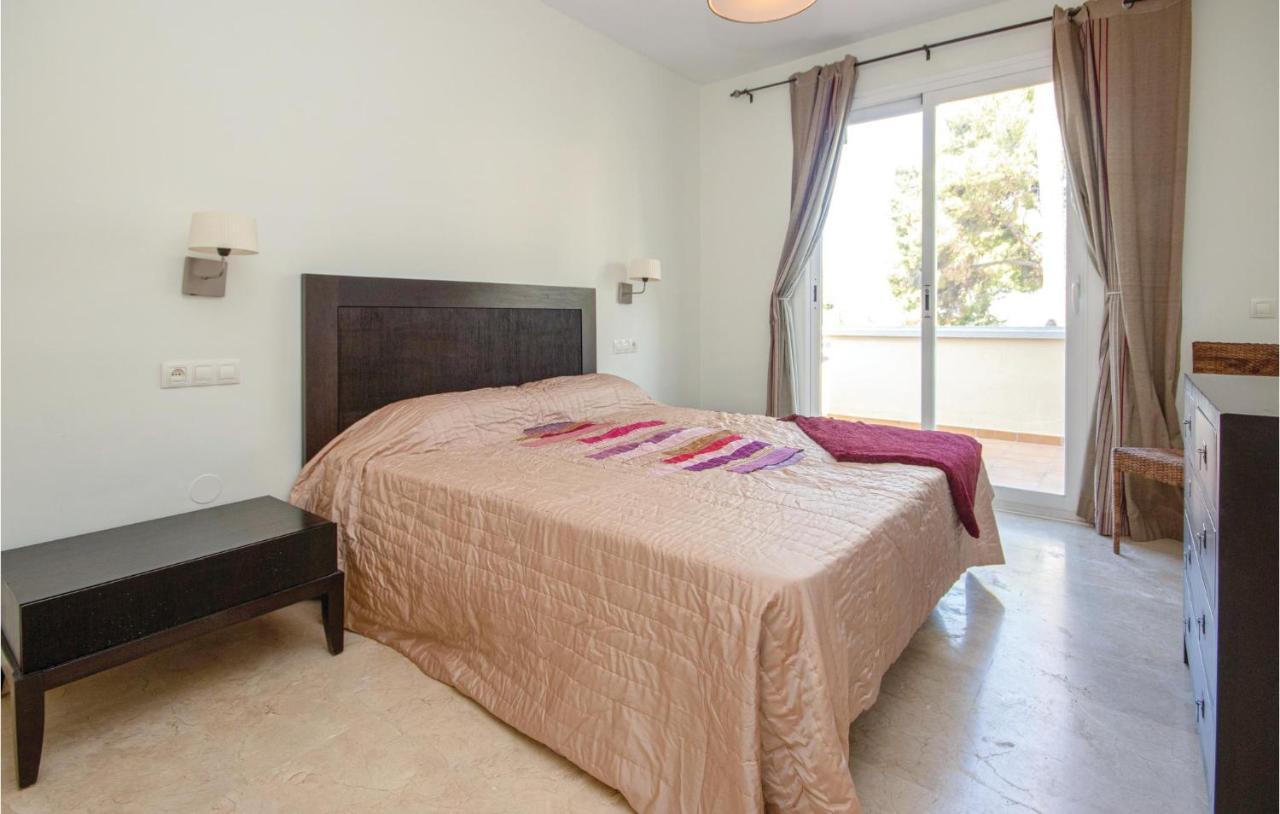 Apartemen Beautiful In Marbella-cabopino With 2 Bedrooms, Wifi And Outdoor Swimming Pool