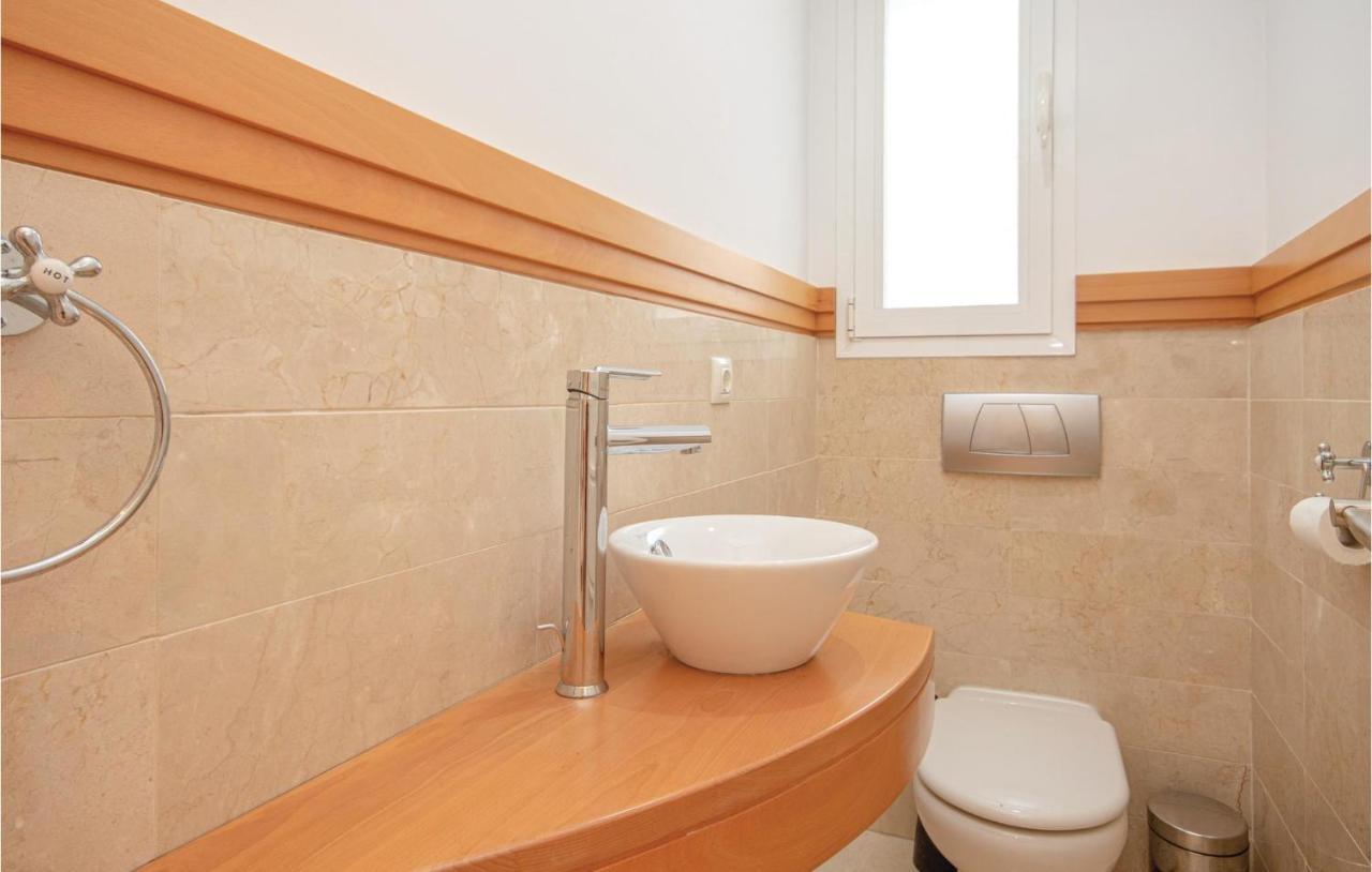 Beautiful In Marbella-cabopino With 2 Bedrooms, Wifi And Outdoor Swimming Pool Apartemen